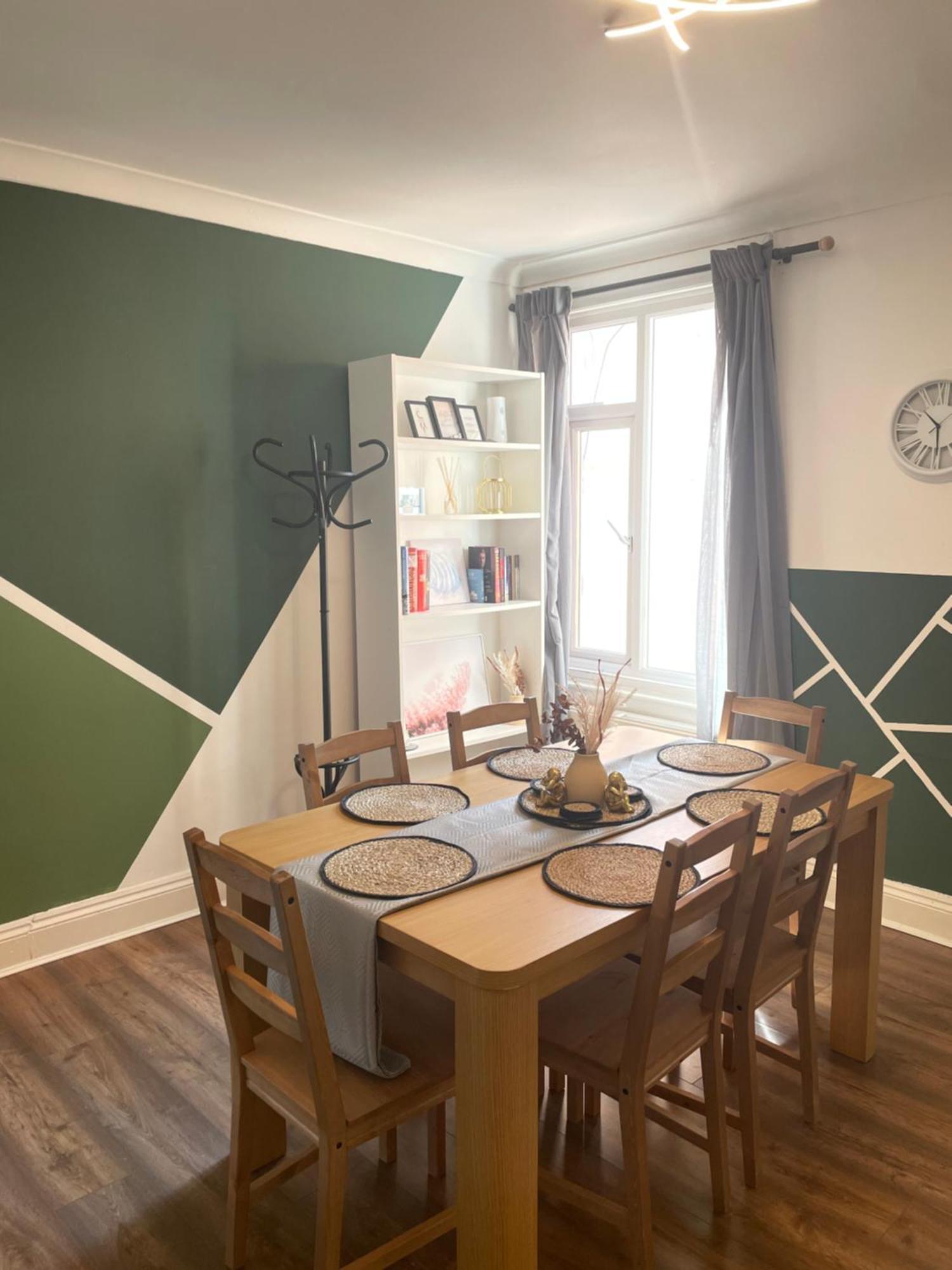 Home Sweet Home In Rg1 With Free Parking Рединг Екстериор снимка
