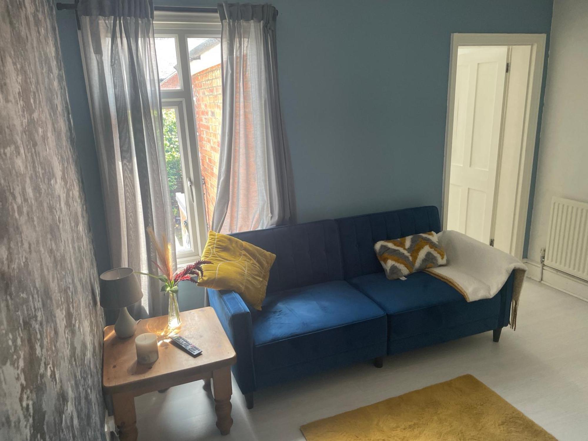 Home Sweet Home In Rg1 With Free Parking Рединг Екстериор снимка